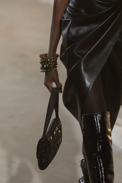 Look 22
